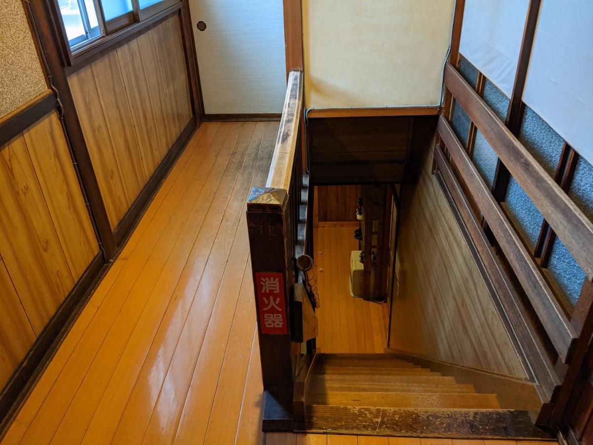 Guesthouse Tomaru Такаяма Екстериор снимка