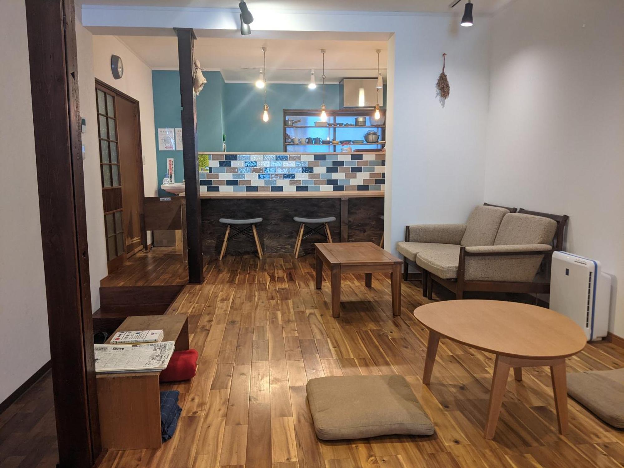 Guesthouse Tomaru Такаяма Екстериор снимка